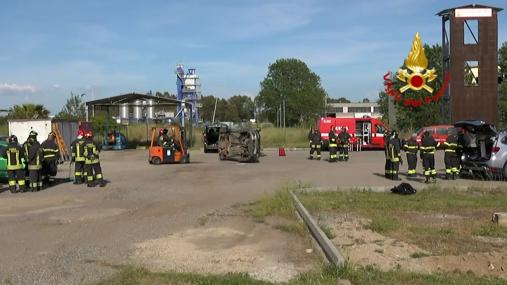 ADDESTRAMENTO PER SOCCORSO IN CASO DI INCIDENTE STRADALE CON VEICOLI DI NUOVA GENERAZIONE