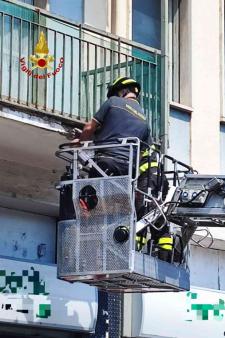 Intervento dei Vigili del fuoco a causa del crollo di calcinacci
