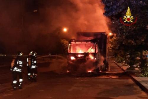 Incendio camion frigo