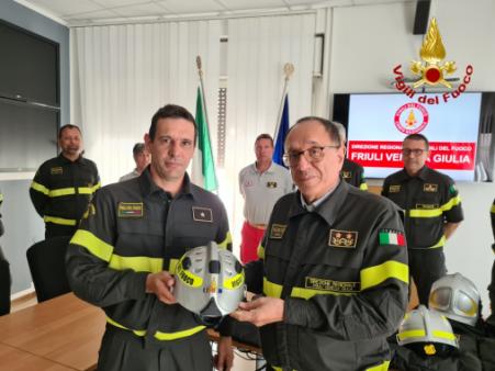 FVG1.jpg Cerimonia di consegna dei distintivi di qualifica e degli elmi ai nuovi Ispettori