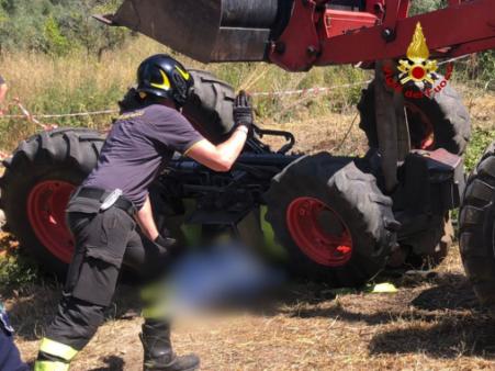 Tragico incidente nelle campagne di Minturno: un uomo rimane schiacciato dal trattore
