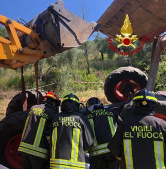 Tragico incidente nelle campagne di Minturno: un uomo rimane schiacciato dal trattore