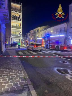 Appartamento in fiamme a Legnago: donna salvata dai vigili del fuoco