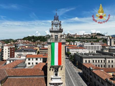 2 giugno, festa della Repubblica. Il saggio professionale dei Vigili del fuoco di Bergamo
