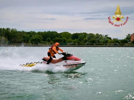 Venezia, concluso il corso moto d'acqua per 15 vigili del fuoco