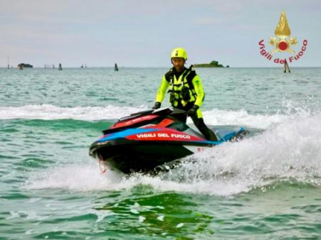 Venezia, concluso il corso moto d'acqua per 15 vigili del fuoco