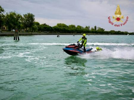Venezia, concluso il corso moto d'acqua per 15 vigili del fuoco