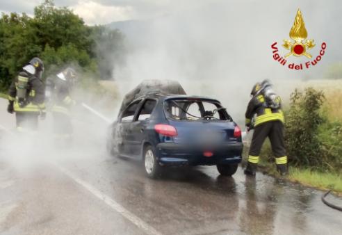 Incendio autovettura a Budoia