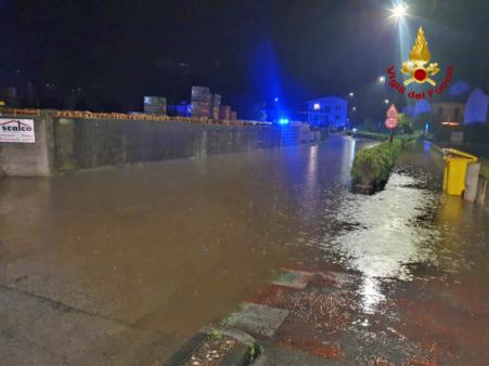 Castelfranco Veneto, oltre 140 chiamate ai vigili del fuoco per l'esondazione dell'Avenale