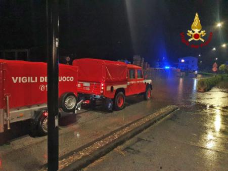 Castelfranco Veneto, oltre 140 chiamate ai vigili del fuoco per l'esondazione dell'Avenale