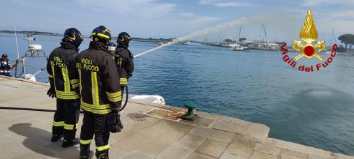 Esercitazione congiunta Vigili del Fuco e Capitaneria di Porto