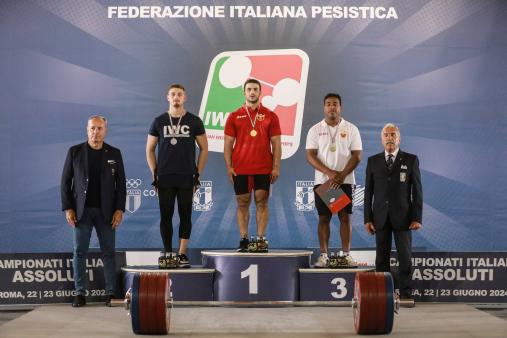 Salvatore Esposito si conferma campione italiano assoluto di pesistica