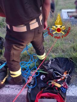 I Vigili del fuoco salvano un cane caduto in pozzo profondo 4 metri