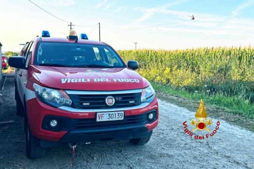 Ricerca persona a Pezzana, in azione elicottero Drago 141, cinofili e Nucleo SAPR