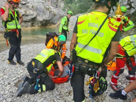 Soccorso un ragazzo nel torrente Rosandra
