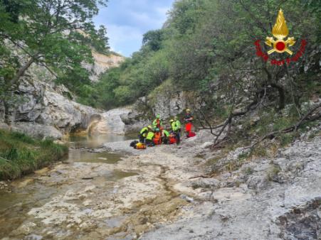 Soccorso un ragazzo nel torrente Rosandra