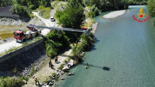 I Vigili del fuoco impegnati in una esercitazione in ambiente acquatico