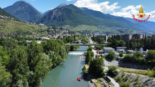 I Vigili del fuoco impegnati in una esercitazione in ambiente acquatico