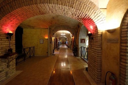 Corridoio del museo con le varie aree ai lati