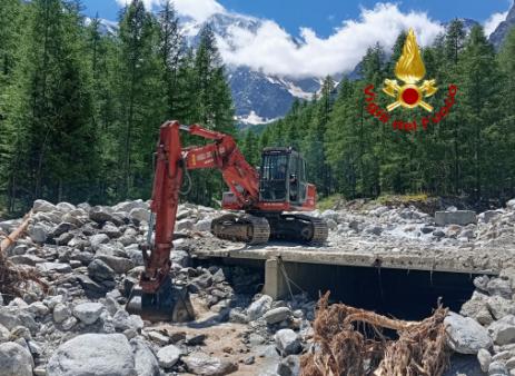 Nucleo G.O.S. dei Vigili del fuoco in supporto per l'alluvione a Macugnaga