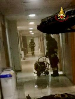 Incendio nel reparto di ostetricia dell'ospedale di Acireale