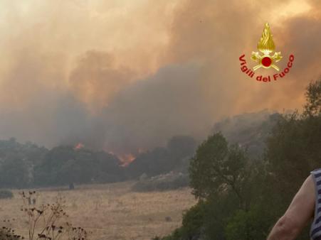 Proseguono le operazioni per gli incendi nelle zone di Orani, Oniferi e Orotelli