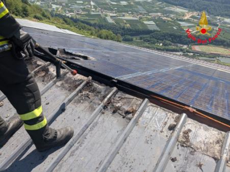 Incendio di un impianto fotovoltaico a Tirano