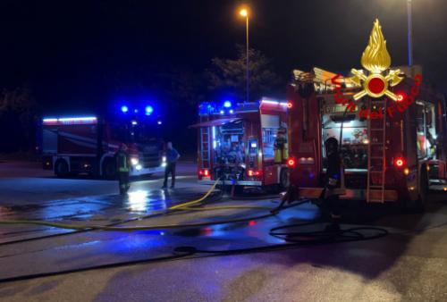 Incendio mercato ortofrutticolo a Bassano del Grappa