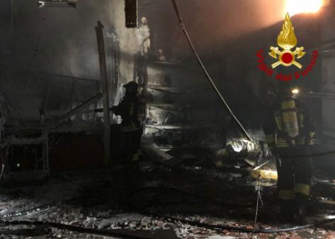 Incendio mercato ortofrutticolo a Bassano del Grappa