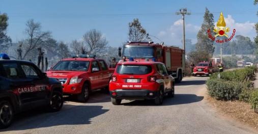 Vasto incendio in un'azienda di fioricultura a Sabaudia