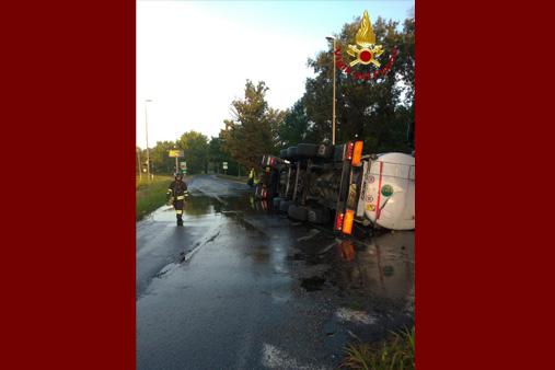 Scontro tra mezzi pesanti a Capannori