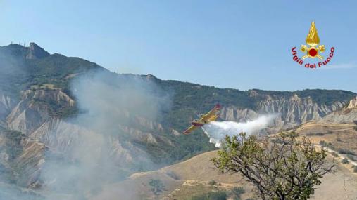 Ascoli Piceno, incendio vegetazione