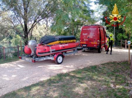 Soccorso uomo in un laghetto a Pordenone