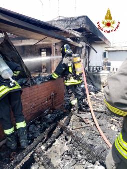 Incendio mansarda ad Aci Sant'Antonio