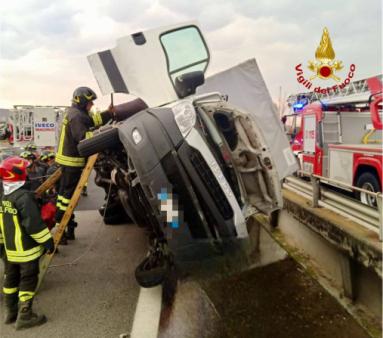 Incidente stradale sull'autostrada A19 tra gli svincoli di Gerbini e Catenanuova