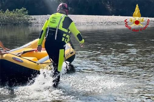 Intervento per recupero persona annegata nel fiume Serchio