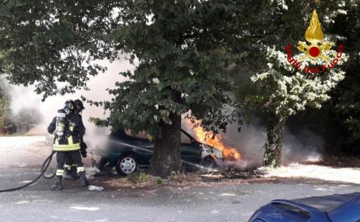 Incendio autovettura a Fogliano di Redipuglia