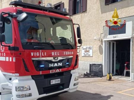 Principio di incendio all’interno di un bar a Castiglione della Pescaia