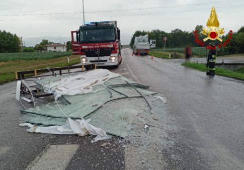Perdita di carico da un mezzo pesante a Pasiano