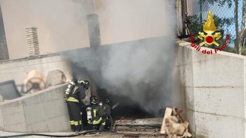 Garage in fiamme in frazione Cervidone