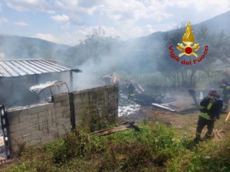 Bosco in fiamme in località Collemincio nel comune di Valfabbrica