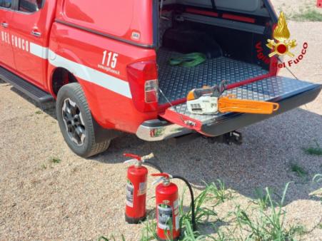 Brucia la casera Feron nel territorio di Cimolas. Illesi 8 ragazzi presenti al momento del rogo