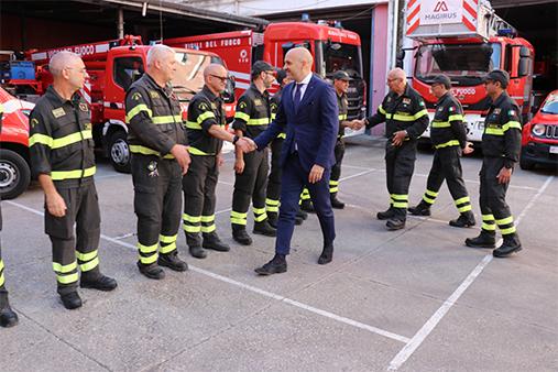 Il Ministro dell’Interno Piantedosi in visita allo stand dei Vigili del fuoco al G7 EXPO Agricoltura di Siracusa