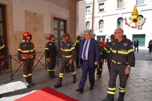 Il Ministro dell’Interno Matteo Piantedosi in visita presso il Comando Provinciale dei Vigili del Fuoco di Palermo