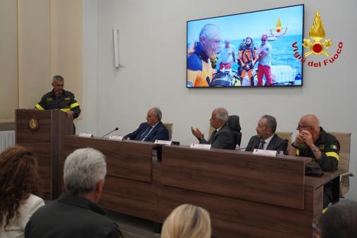 Il Ministro dell’Interno Matteo Piantedosi in visita presso il Comando Provinciale dei Vigili del Fuoco di Palermo