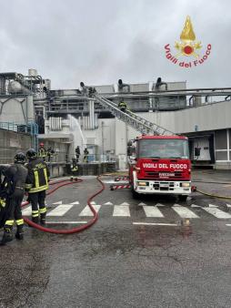 Incendio al pastificio a San Giovanni Lupatoto