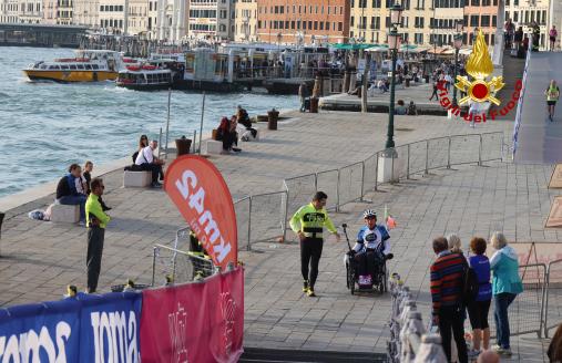 Venicemarathon, Vigili del fuoco per la sicurezza degli atleti