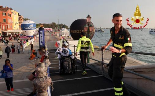 Venicemarathon, Vigili del fuoco per la sicurezza degli atleti