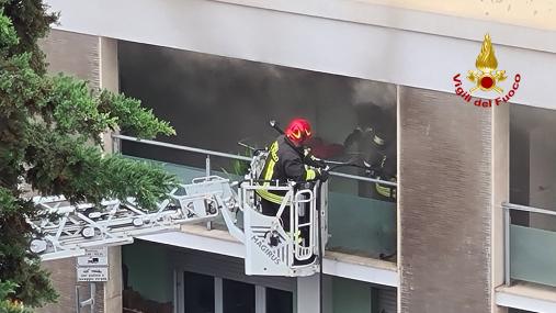 Incendio in un appartamento ad Ancona