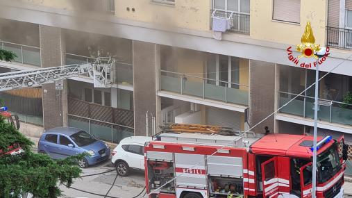Incendio in un appartamento ad Ancona